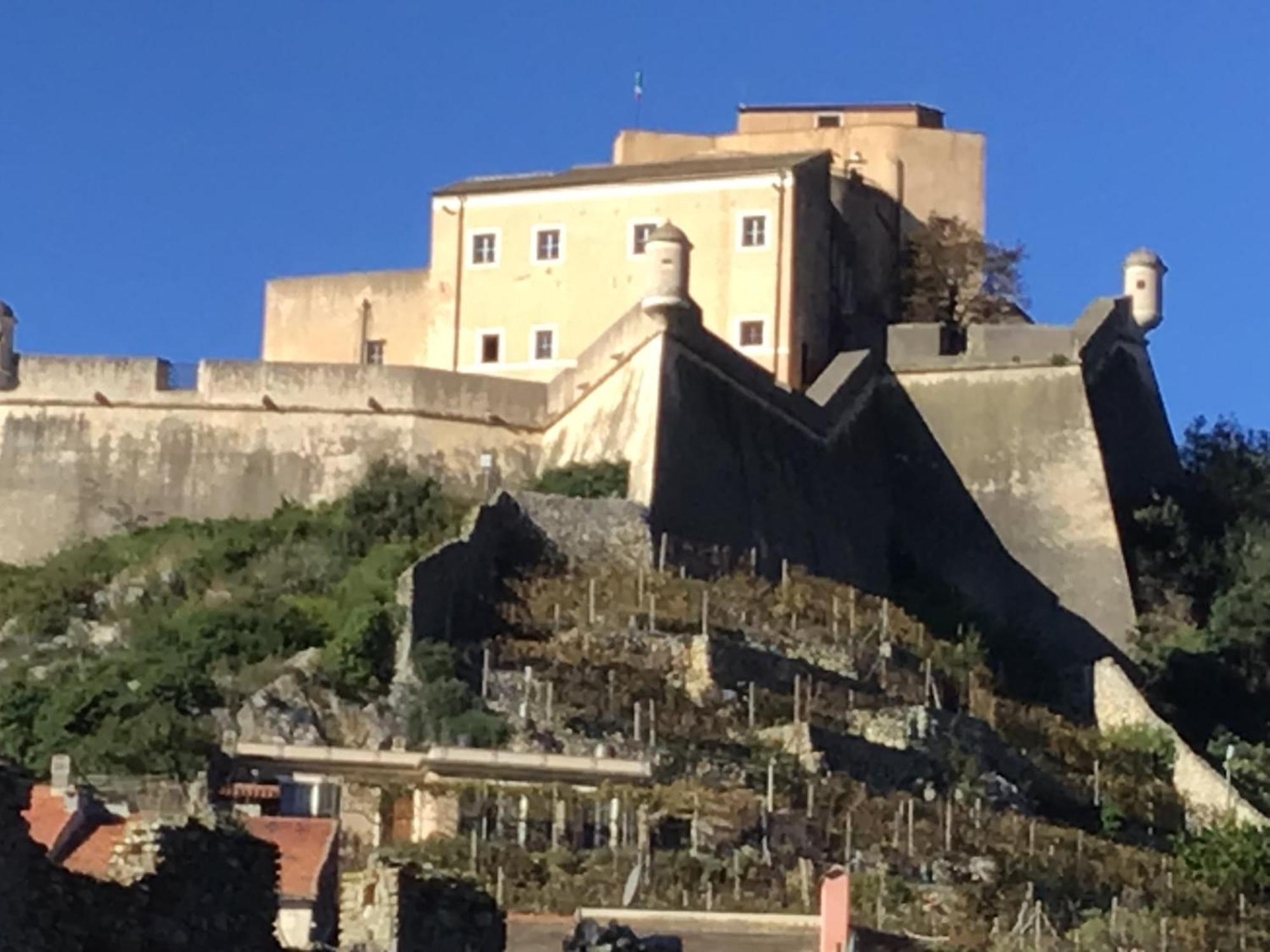 Casa Luigia Rooms Mtb In Finalborgo Bike Room Tour Ebike Trekking Finale Ligure Buitenkant foto